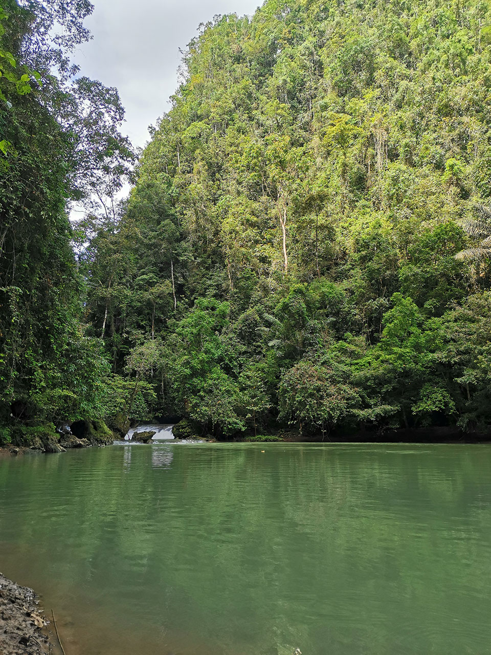Danau hulu air terjun